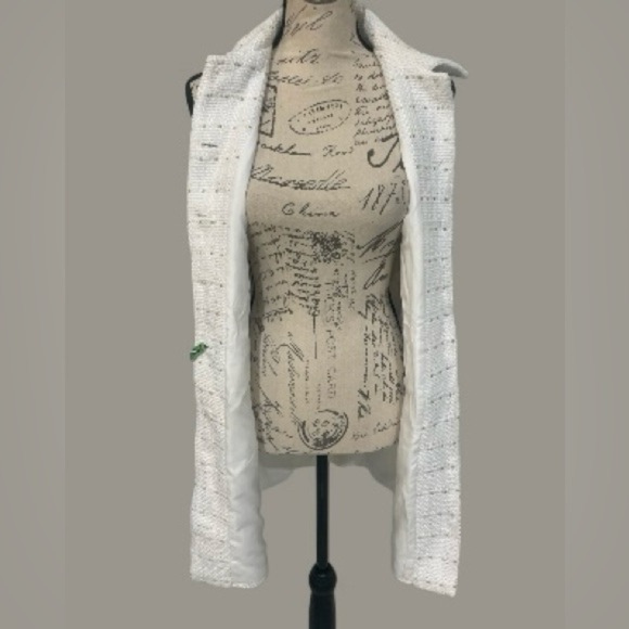 Hutch Cream Tweed Button-Up Mini Dress – Effortlessly Stylish with pearl buttons - Picture 8 of 10